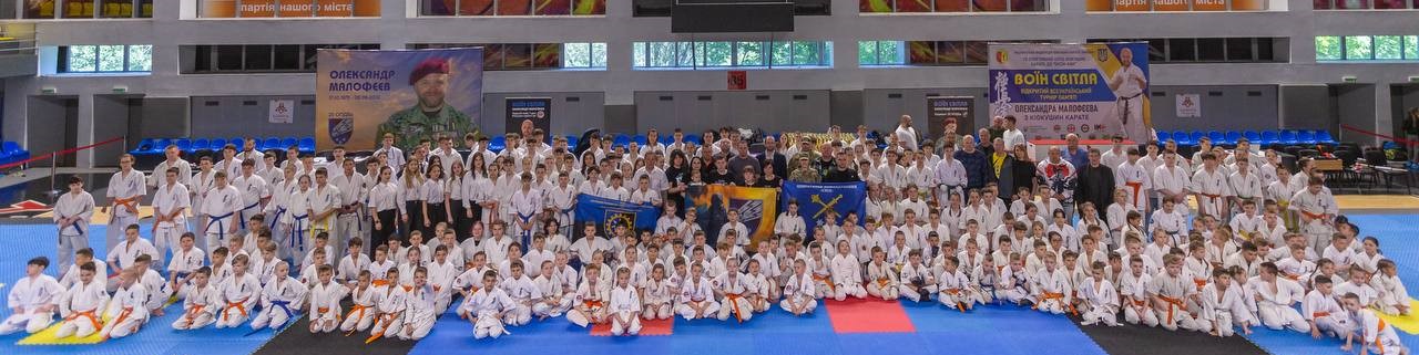 Участь у турнірі з кіокушин карате-до «ВОЇН СВІТЛА» в Кам'янському взяли майже 300 спортсменів - ФОТО