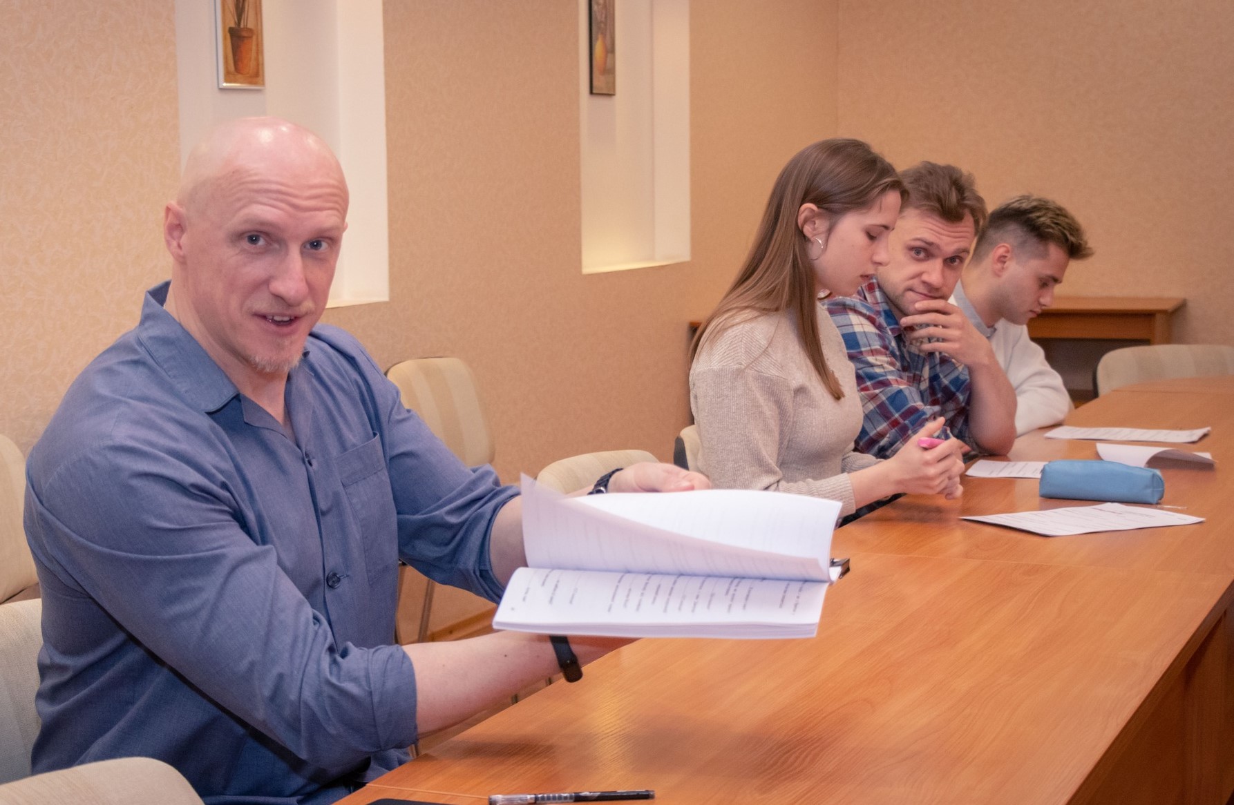 Обіцяють, що буде смішно: в театрі Кам'янського розпочали роботу над комедійною виставою за п'єсою англійського драматурга Рея Куні - ФОТО