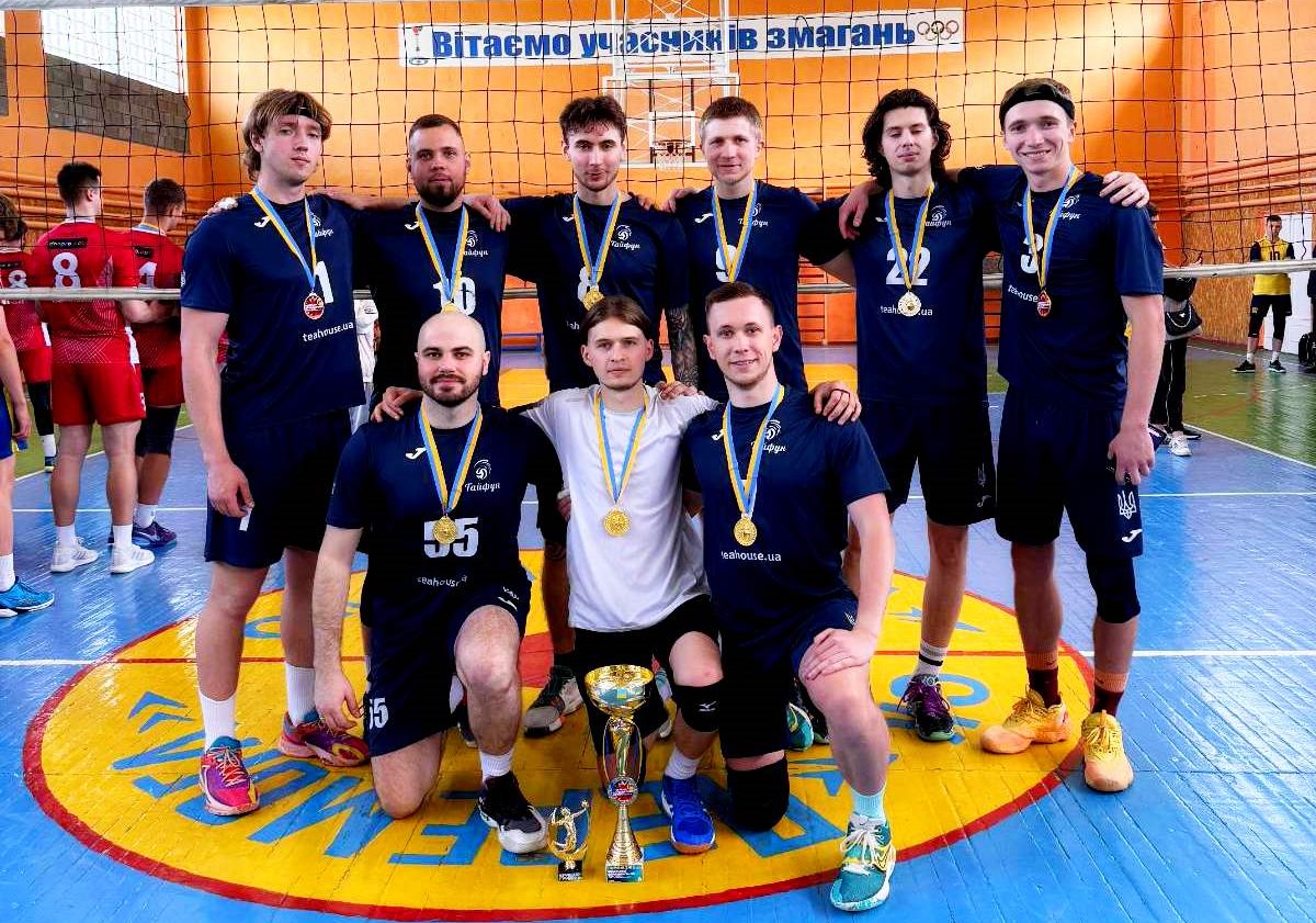 В Кам'янському завершились ігри волейбольної ліги сезону 2024/2025 - ФОТО