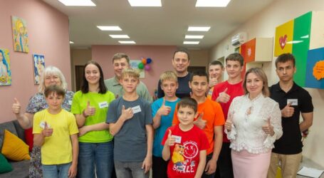 Представники влади міста та району відвідали соціальні заклади Камянського, де опікуються малечею, що лишилась без батьківського піклування