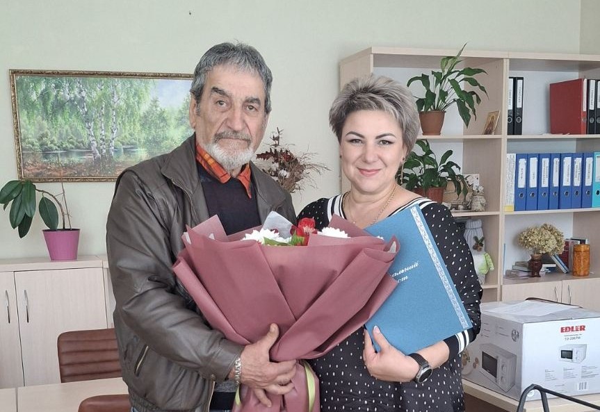 Свій 75-річний ювілей відзначив відомий у Кам'янському скульптор Гарнік Хачатрян - ФОТО