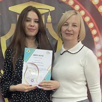 Світлана Зборець: "Так, я кандидат історичних наук, але школу не полишала і назавжди «приземлилася» саме в ліцеї №16" - ФОТО