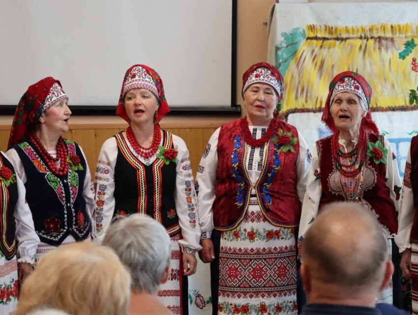 У бібліотеці Кам’янського відбувся «сімейний» концерт гурту «Калина»