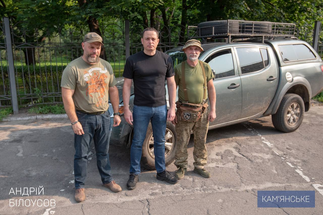 Міський голова Кам’янського особисто передав допомогу нашим захисникам - ФОТО