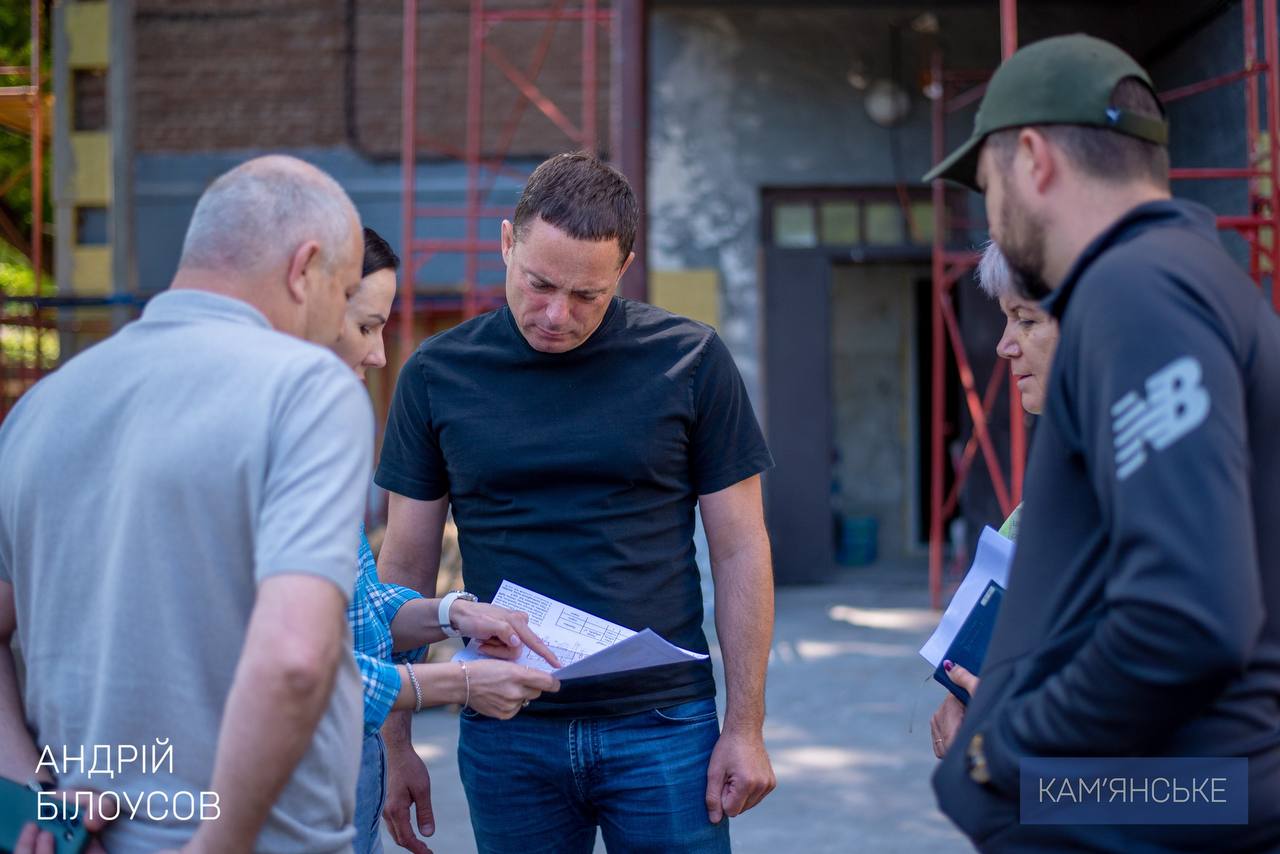 У Кам’янському триває масштабна реконструкція гуртожитку для внутрішньо переміщених осіб — проєкт забезпечить житлом близько 250 людей - ФОТО