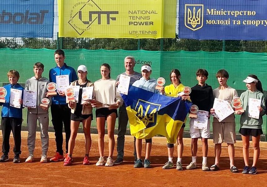 Тенісисти з Кам`янського здобули нагороди на чемпіонаті України
