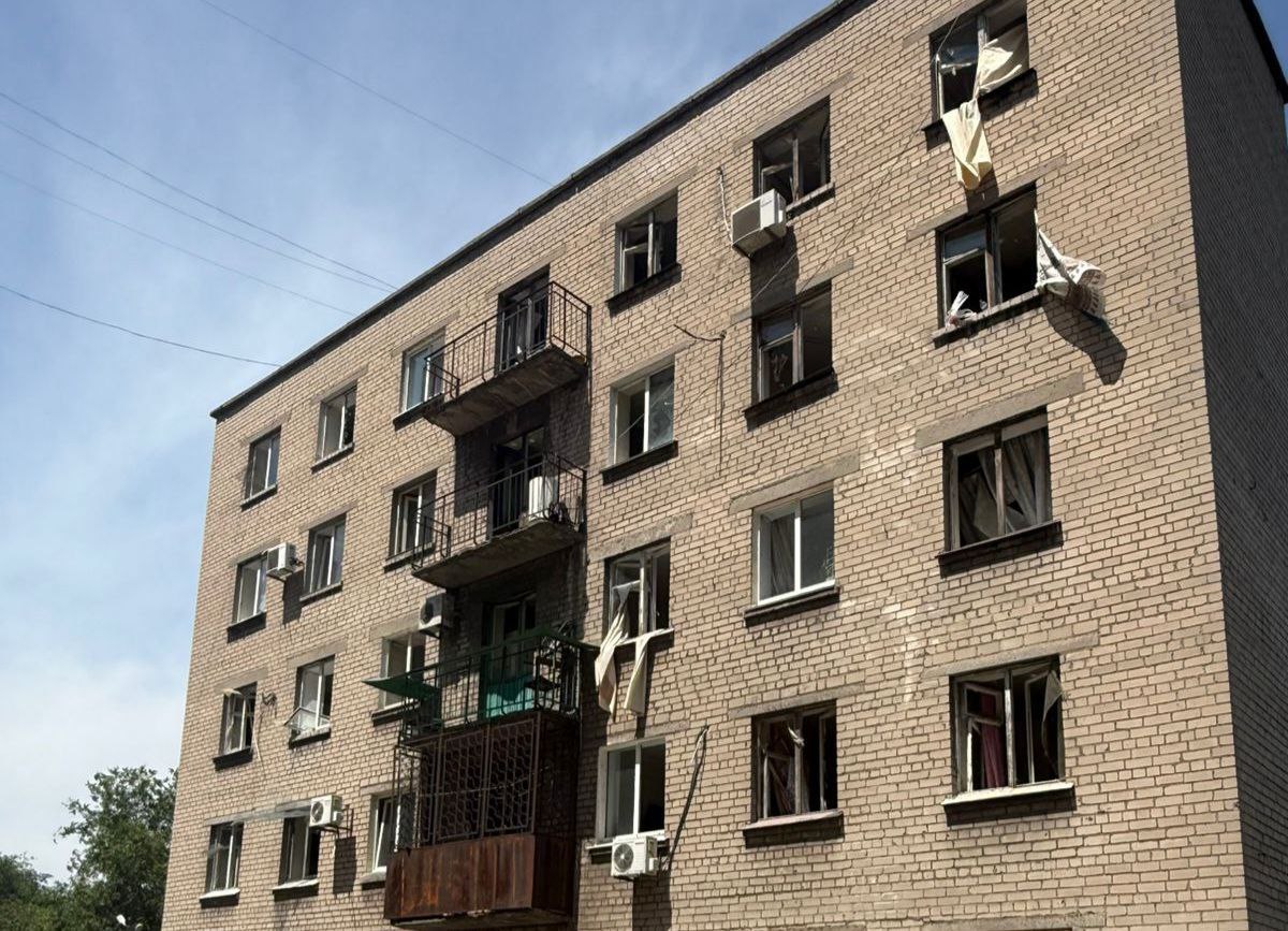 Через ранішню ворожу атаку на Дніпропетровщині є загиблі та десятки постраждалих - ФОТО