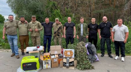 Міський голова Кам’янського особисто передав допомогу нашим захисникам