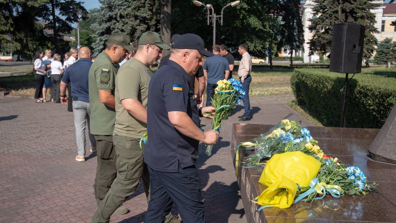 В Кам'янському відзначили День Української Державності - ФОТО