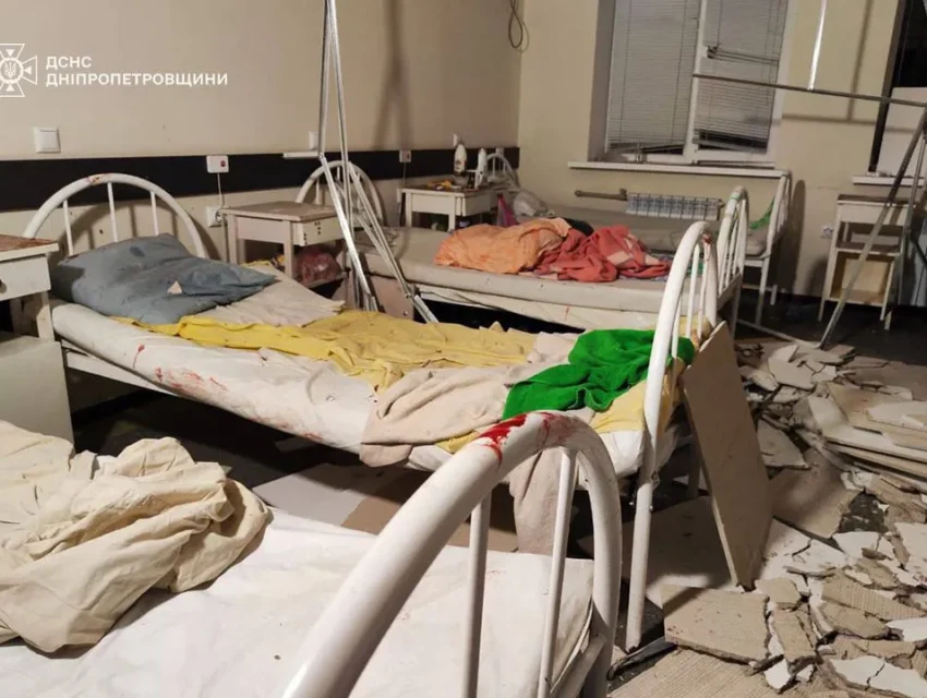 Наразі відомо вже про понад 20 людей постраждалих через ракетну атаку в Кам’янському