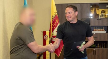 В Кам’янському військовому, що боронить країну вже майже 10 років, вручили ключі від квартири