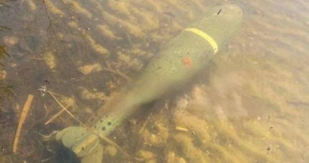 У Дніпрі підліток під час риболовлі знайшов у річці старий снаряд