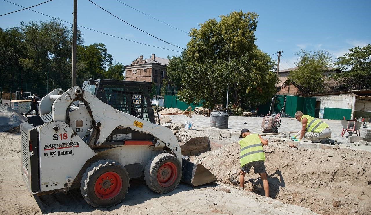 В Кам'янському ліцеї та гімназії готують до початку навчального року та опалювального сезону - ФОТО