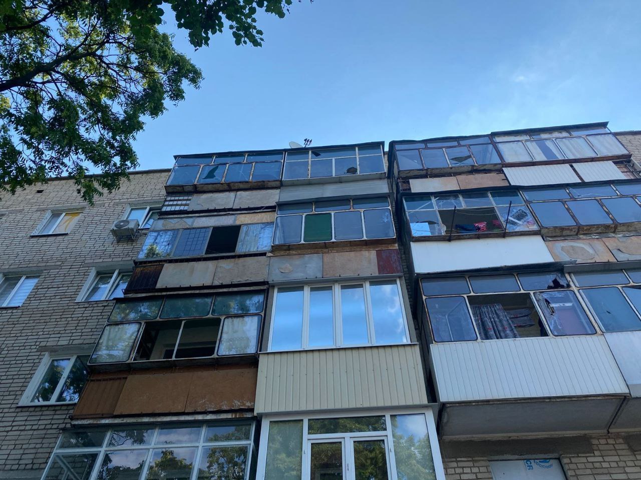 Внаслідок ранкової атаки ворога по Дніпропетровщині одна людина загинула, чотири постраждали - ФОТО