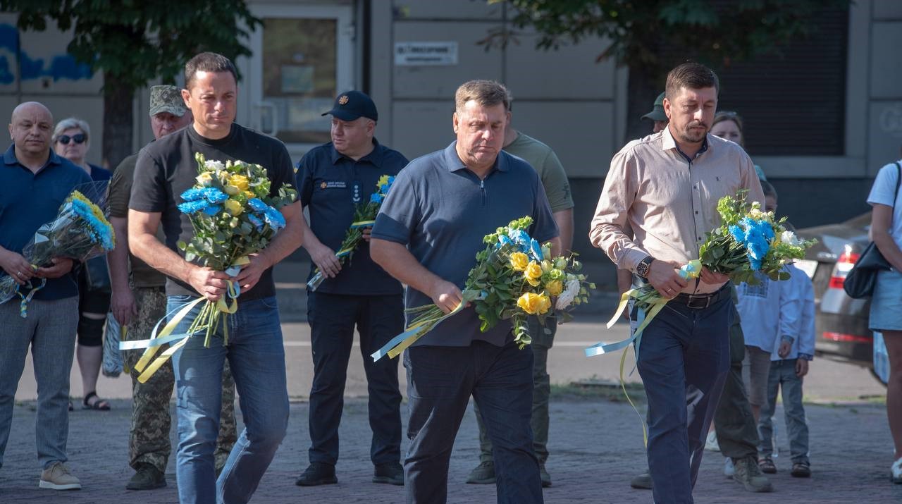 В Кам'янському відзначили День Української Державності - ФОТО