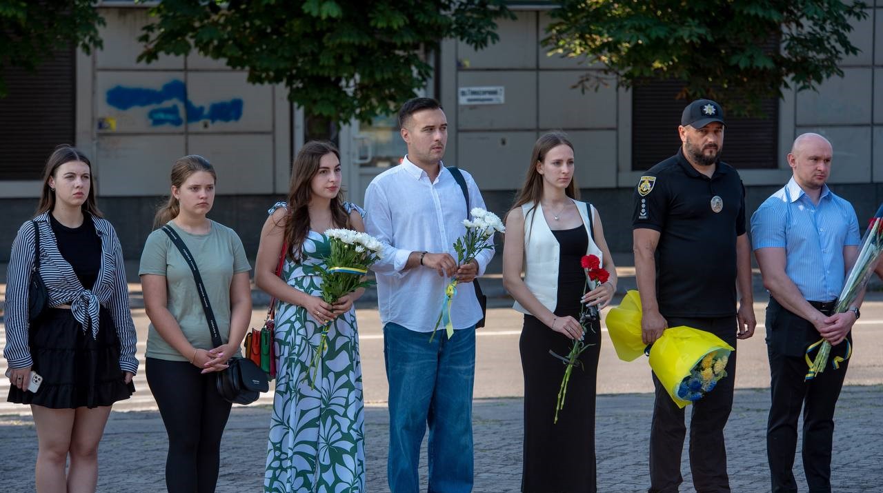 В Кам'янському відзначили День Української Державності - ФОТО