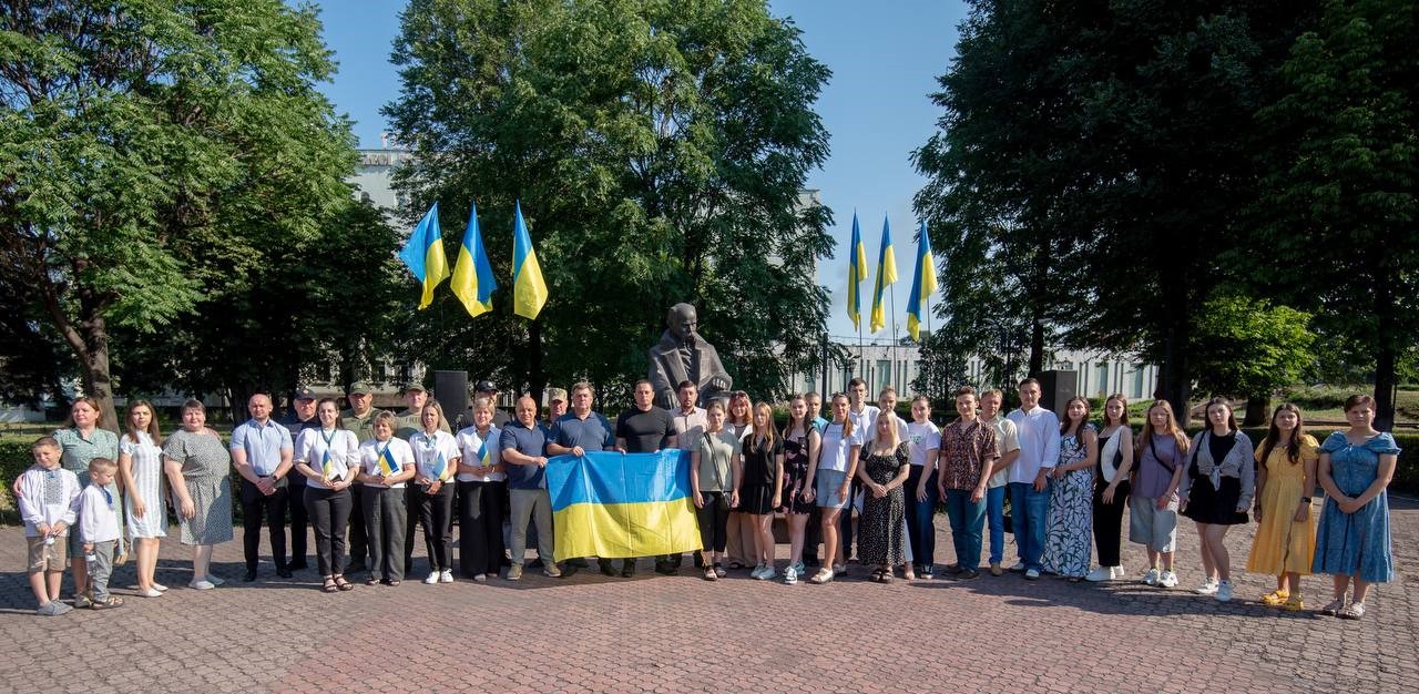 В Кам'янському відзначили День Української Державності - ФОТО
