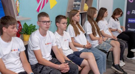 Громадські ініціативи та волонтерство: представники учнівської молоді Кам’янського отримали сертифікати тренерів з цих напрямків