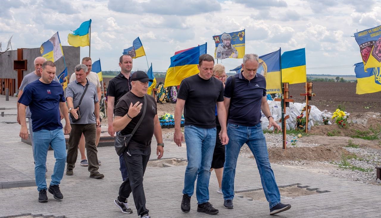 До кінця серпня в Кам'янському планують завершити будівництво Меморіального комплексу на вул.Весняній - ФОТО