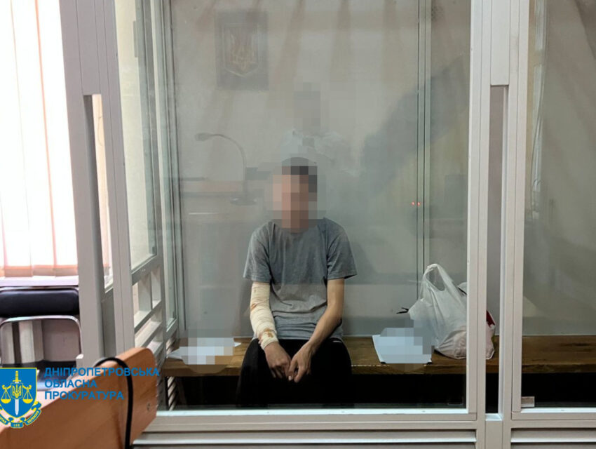 У Дніпрі затримали 19-річного юнака, який намагався підпалити автомобіль Сил оборони країни