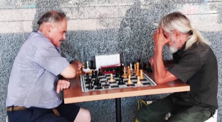 Переможцем шахового турніру у Кам`янському став переселенець з Донбасу Володимир Савченко