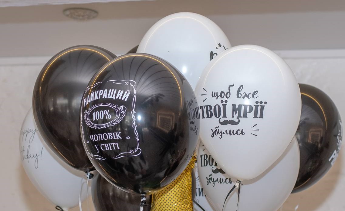 Не може ходити, але допомагає рухатись іншим: відомий в Кам'янському волонтер Ярослав Шолковий святкує сьогодні свій ювілей - ФОТО