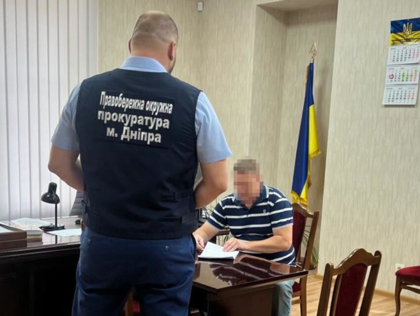 Депутат однієї з райрад Дніпропетровщини організував мережу підпільних гральних закладів в області