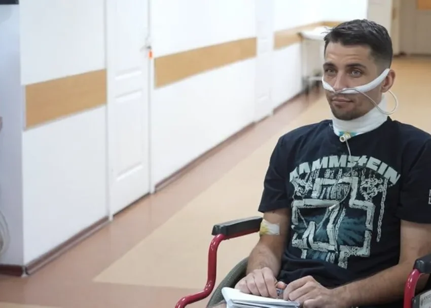 У лікарні Дніпра врятували військового, який з перерізаним горлом зміг втекти з ворожого полону