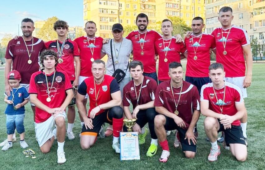 Стали відомі всі призери чемпіонату Кам`янського з футболу