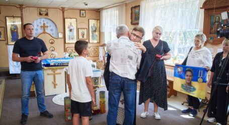 В Кам’янському сім’ям загиблих героїв вручили відзнаки ПЦУ