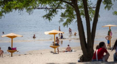 На набережній Кам’янського вода відповідає нормам, але пляжі офіційно не відкриті