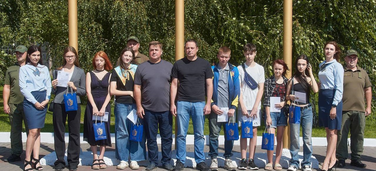 В Кам'янському відбулись урочисті заходи до двох найважливіших державних свят - ФОТО
