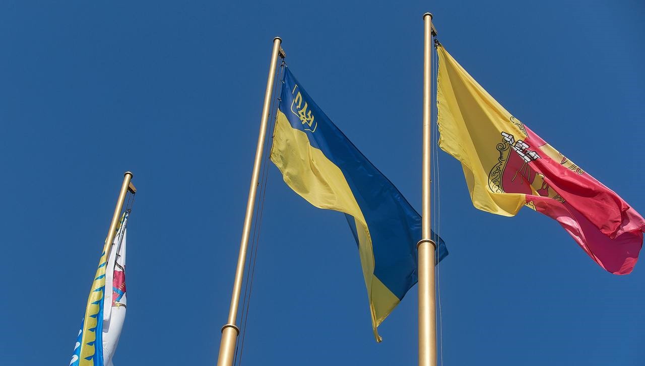 В Кам'янському відбулись урочисті заходи до двох найважливіших державних свят - ФОТО