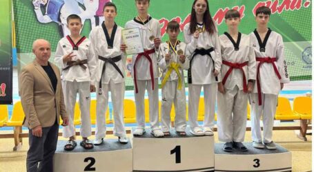 Тхеквондисти з Кам`янського здобули майже десяток нагород на чемпіонаті України
