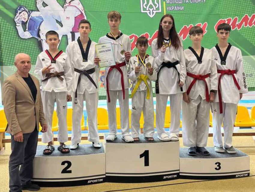 Тхеквондисти з Кам`янського здобули майже десяток нагород на чемпіонаті України