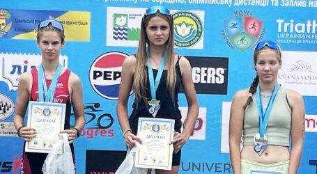 Софія Терещенко з Кам`янського стала чемпіонкою України з кросового тріатлону, дуатлону та акватлону