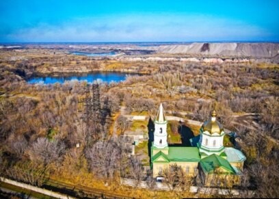 Своєрідний пам'ятник людям, що жили, працювали й любили на цій землі: в Кам'янському відбулась презентація книги про історію регіону - ФОТО