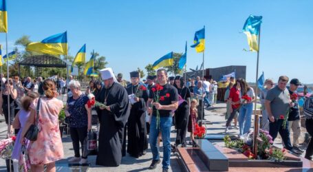 Сьогодні в Кам’янському відбулись заходи з вшанування пам’яті загиблих на війні захисників