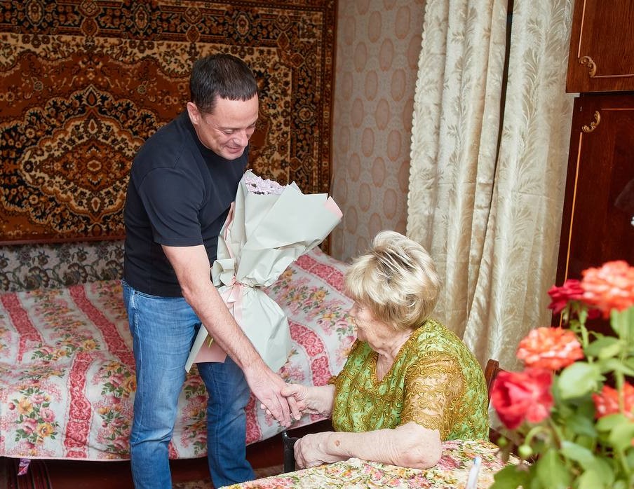 «Ніколи не думала, що доведеться стати свідком ще однієї війни»: мешканка Кам'янського Любов Захарівна Корячко стала дев'ятою довгожителькою у нашому місті - ФОТО