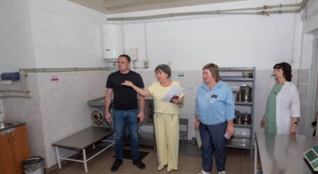 В школах та дитсадках Кам’янського триває підготовка до нового навчального року