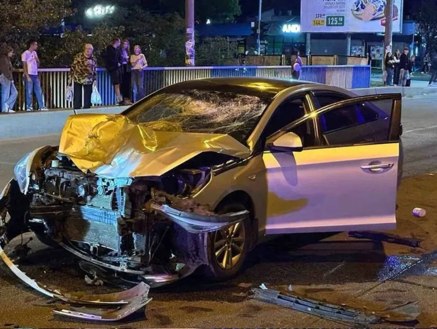 Загинув водій скутера, травмовано неповнолітнього: в Кам’янському сталось ДТП за участю поліційного
