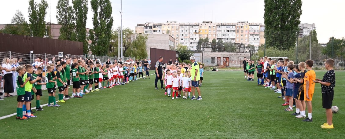 У Кам’янському відбувся перший дзвоник для юних футболістів ДЮФШ «Надія» - ФОТО