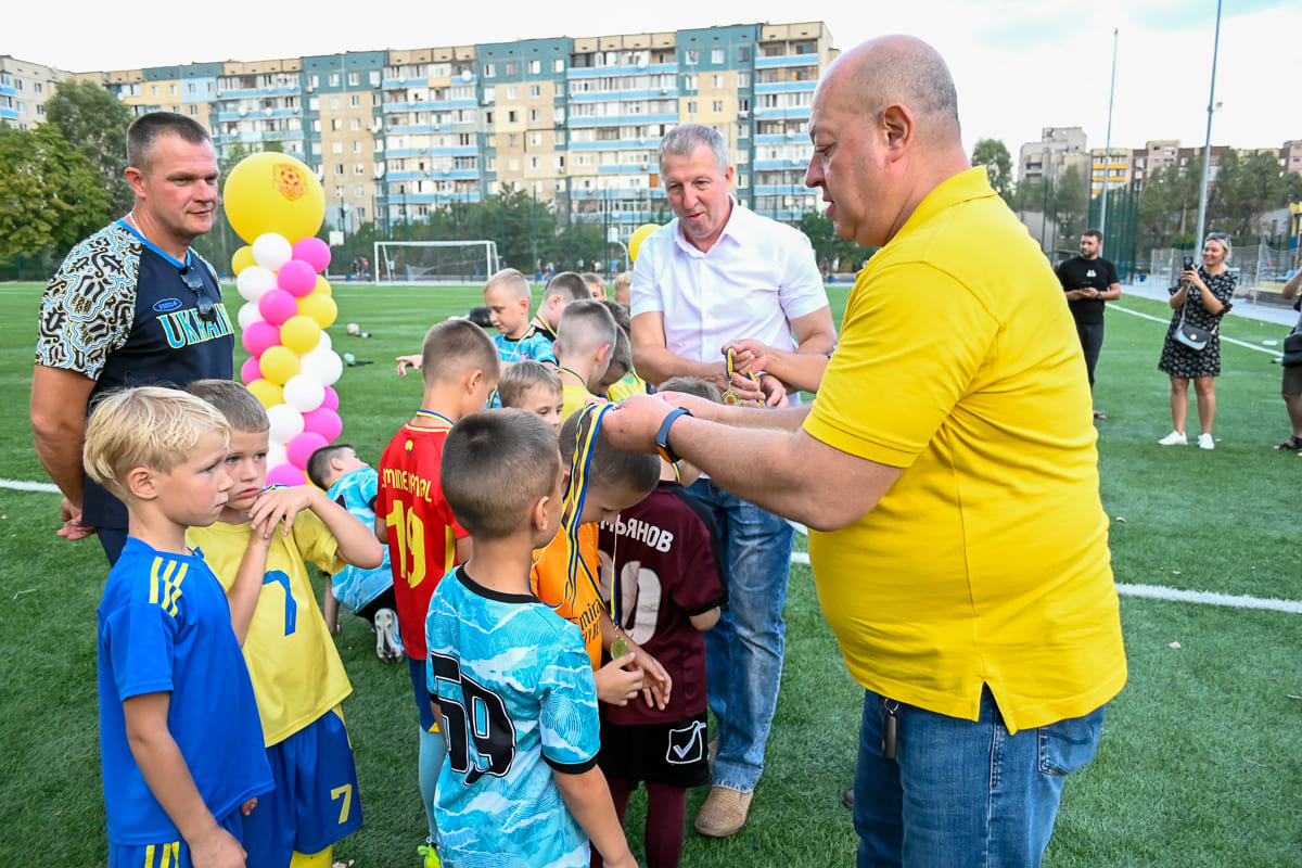 У Кам’янському відбувся перший дзвоник для юних футболістів ДЮФШ «Надія» - ФОТО