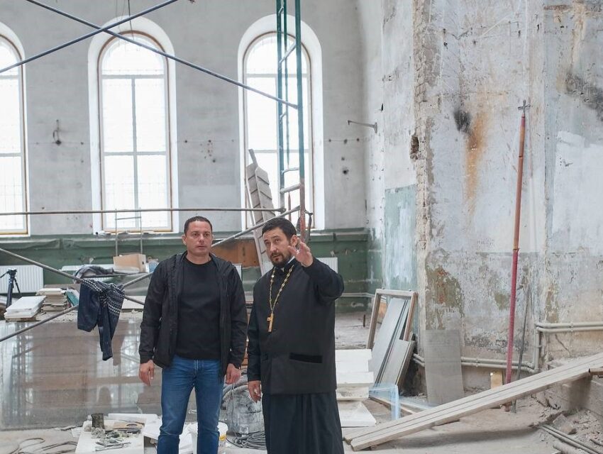 У Свято-Миколаївському храмі ПЦУ в Кам’янському тривають відновлювальні роботи