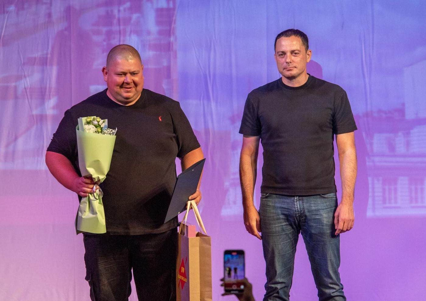 В Кам'янському напередодні Дня міста відзначили представників різних професій та Почесних громадян - ФОТО
