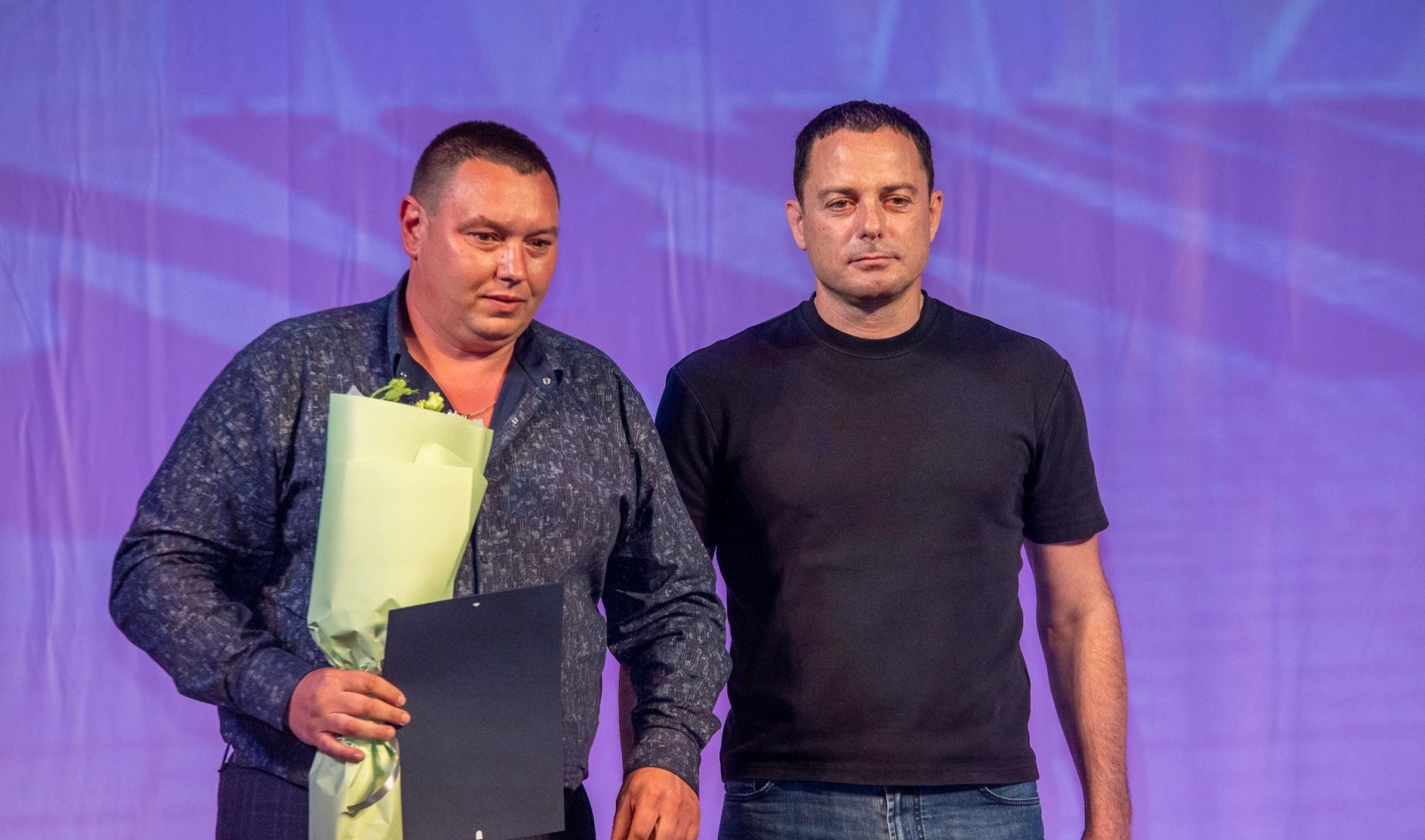 В Кам'янському напередодні Дня міста відзначили представників різних професій та Почесних громадян - ФОТО