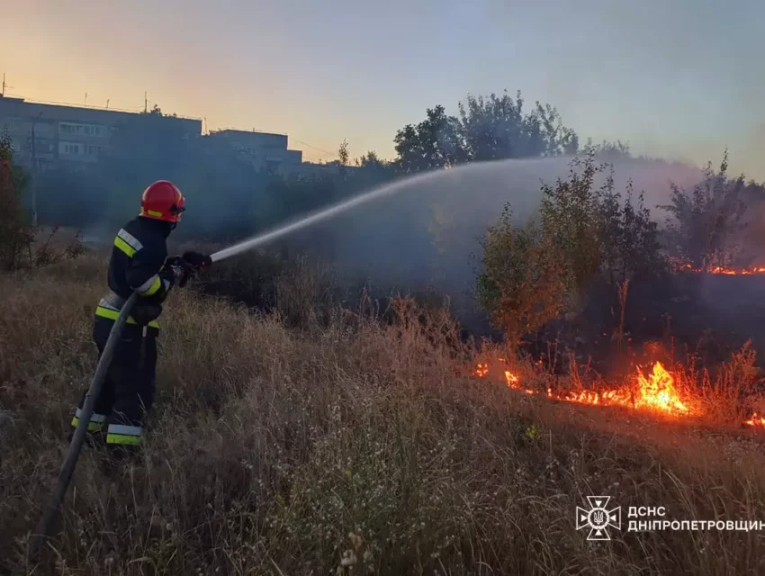 Майже 40 пожеж в екосистемах ліквідували вогнеборці на Дніпропетровщині протягом доби