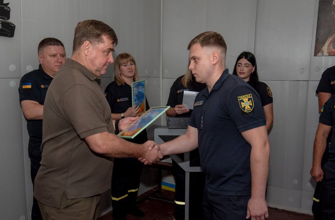 В Кам'янському з професійним святом вітали рятувальників - ФОТО