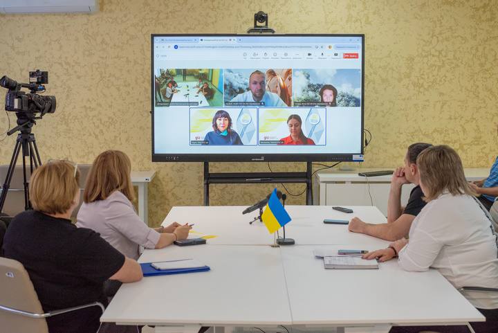 У двох навчальних закладах Кам'янського встановлять сонячні панелі коштом європейських інвестицій - ФОТО