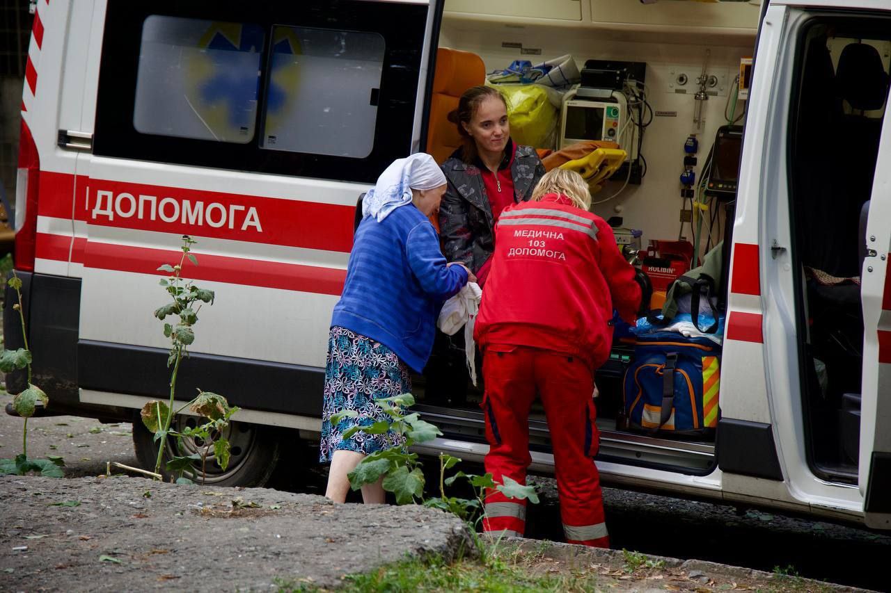В Дніпрі збільшилась кількість постраждалих внаслідок ворожої атаки - ФОТО